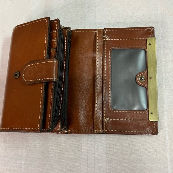 Patricia Nash Cametti trifold brown leather wallet with many compartments - Picture 5 of 13